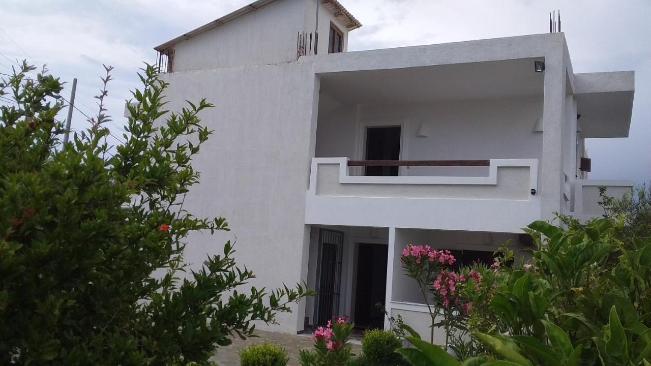 Mihal Suites Saranda Extérieur photo